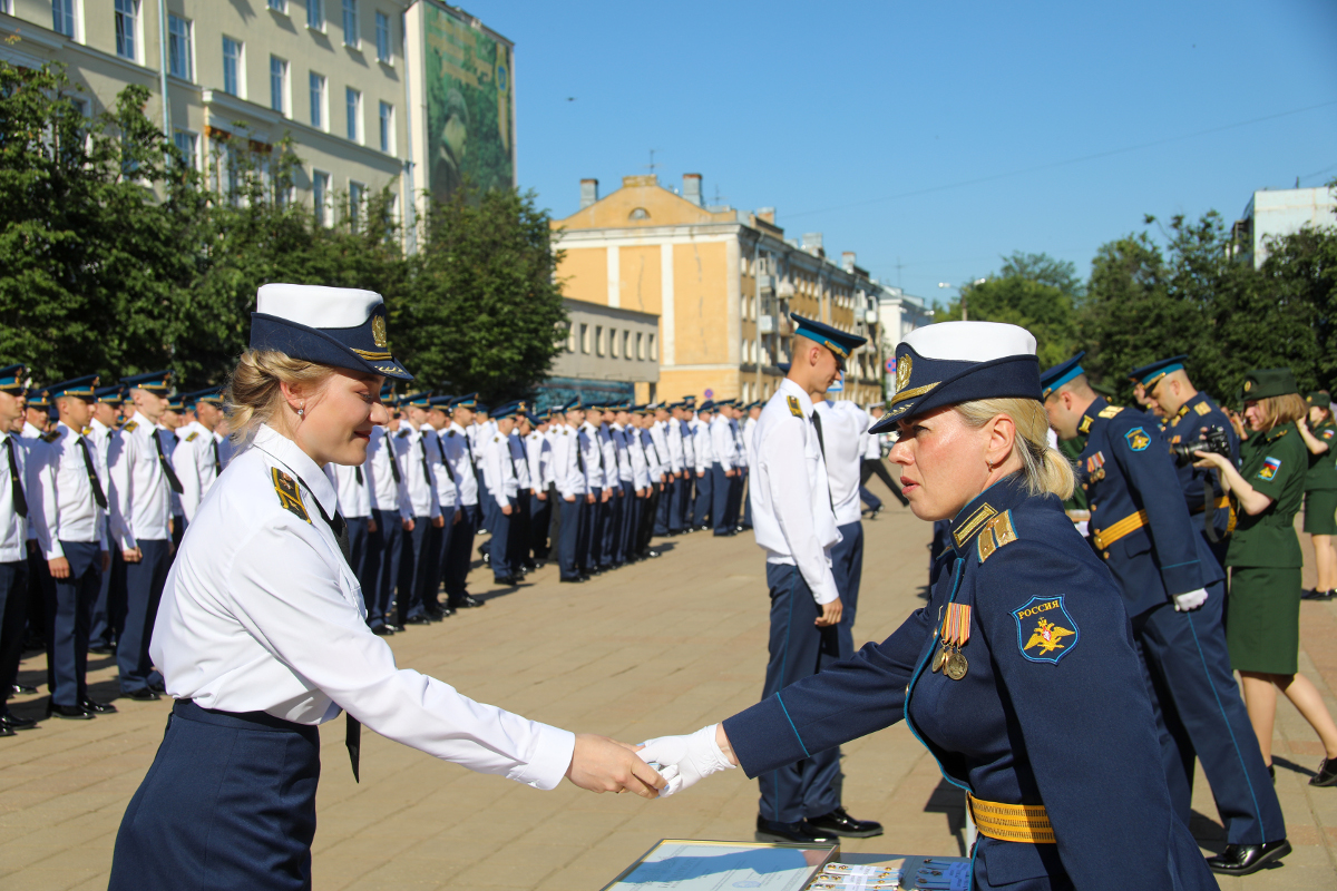 Фото выпускников военной академии