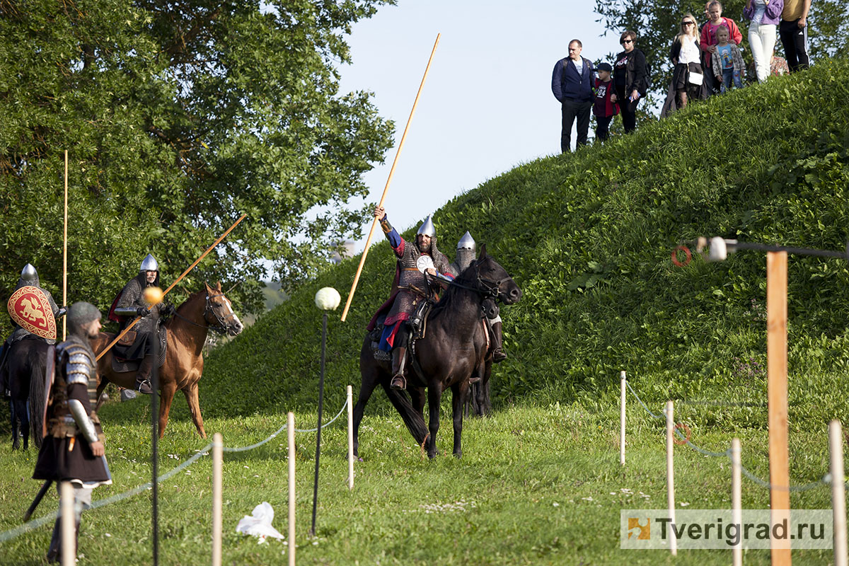 реконструкция конного похода Александра Невского в Торжке (20)