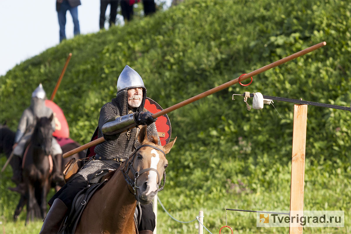 реконструкция конного похода Александра Невского в Торжке (21)