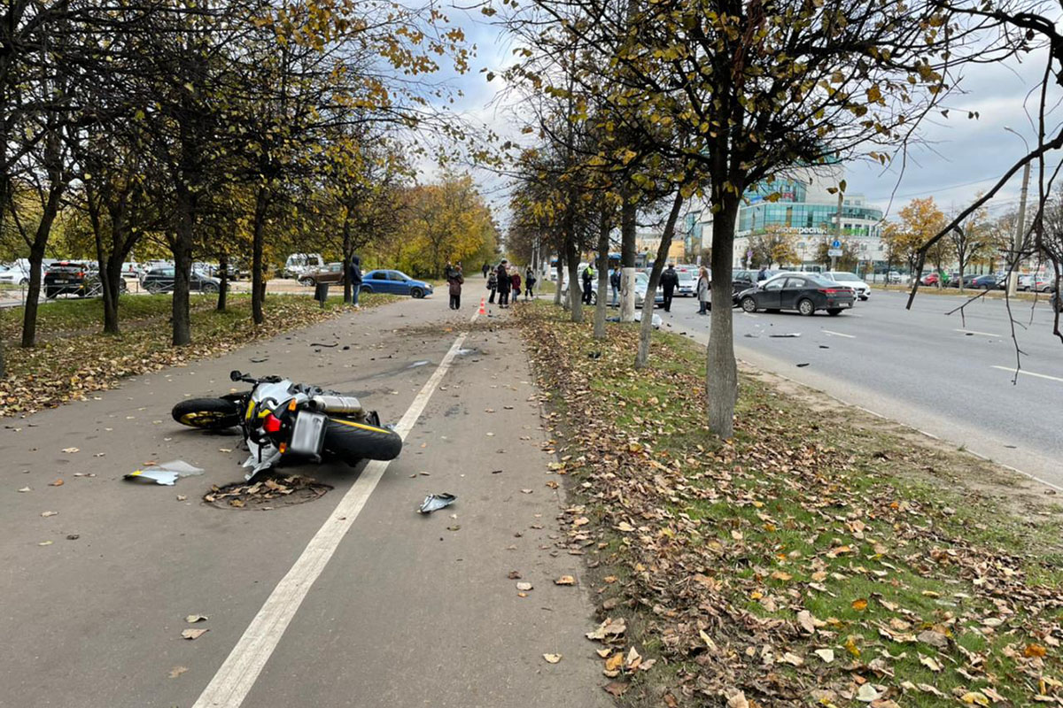 Авария с мотоциклистом в Твери
