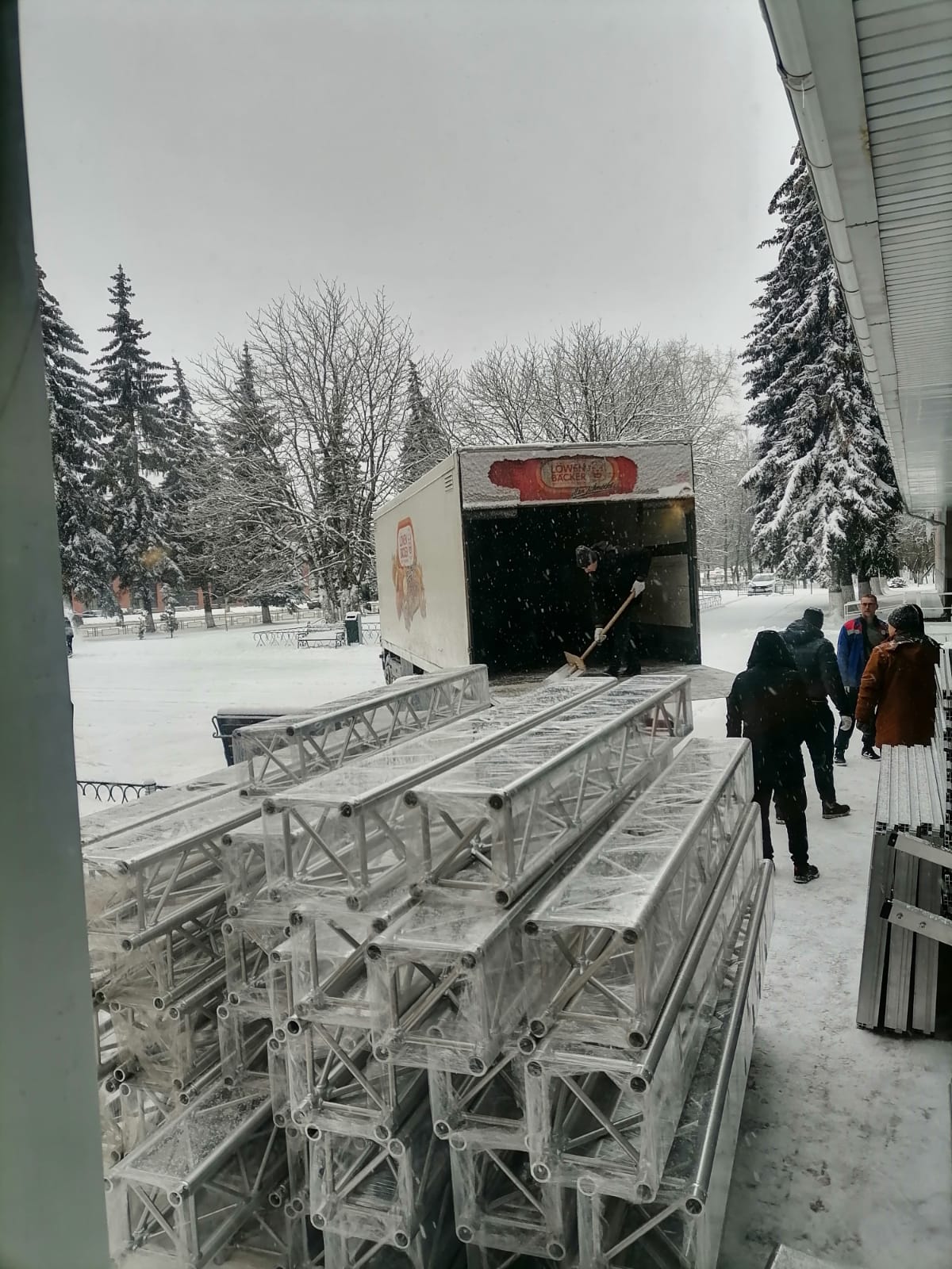 В ДК «Пролетарка» в Твери поставили сценический мобильный комплекс |  Твериград