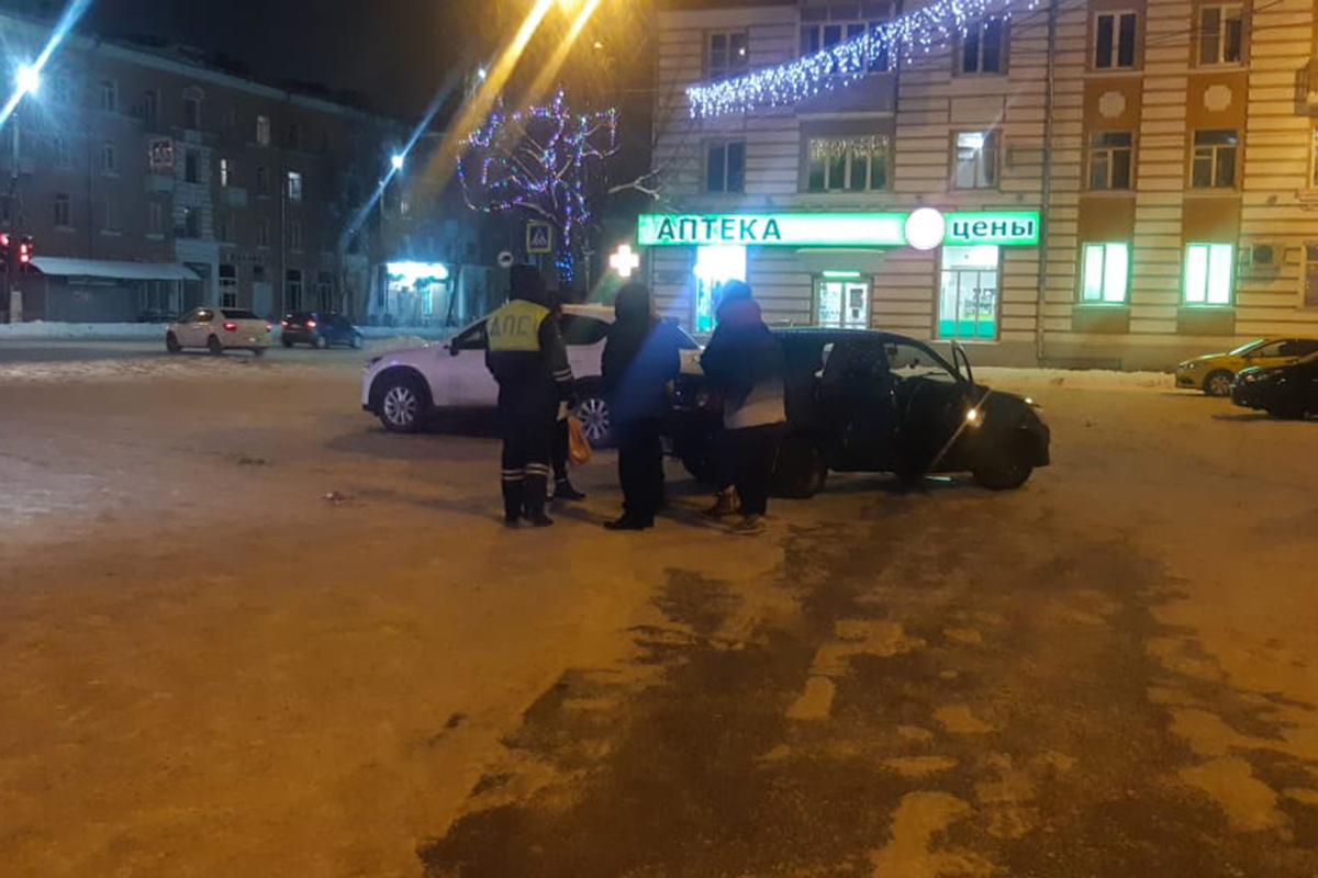 Твериград тверь. ДТП на Терешковой Тверь. ДТП В Твери в ночь сегодня. Авария на площади Терешковой Тверь. Авария Тверь 2014 сентябрь.