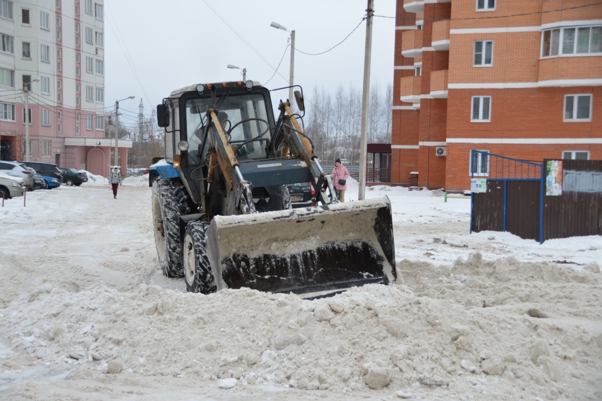 В Твери чиновники взяли на контроль уборку дворов от снега | Твериград