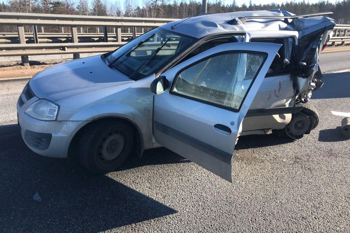 В Тверской области Mercedes протаранил «Ладу»: есть пострадавший | Твериград