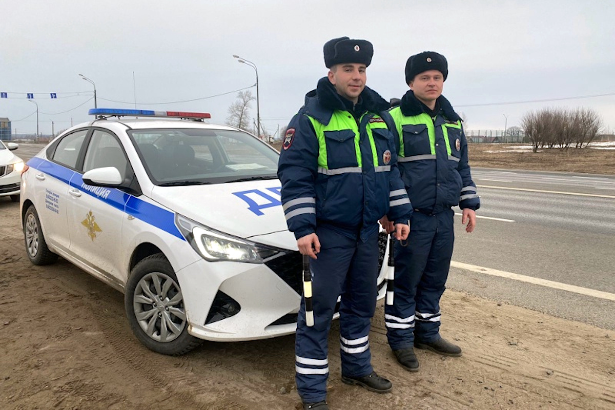 В Тверской области гаишники помогли мужчине с больным сердцем | Твериград