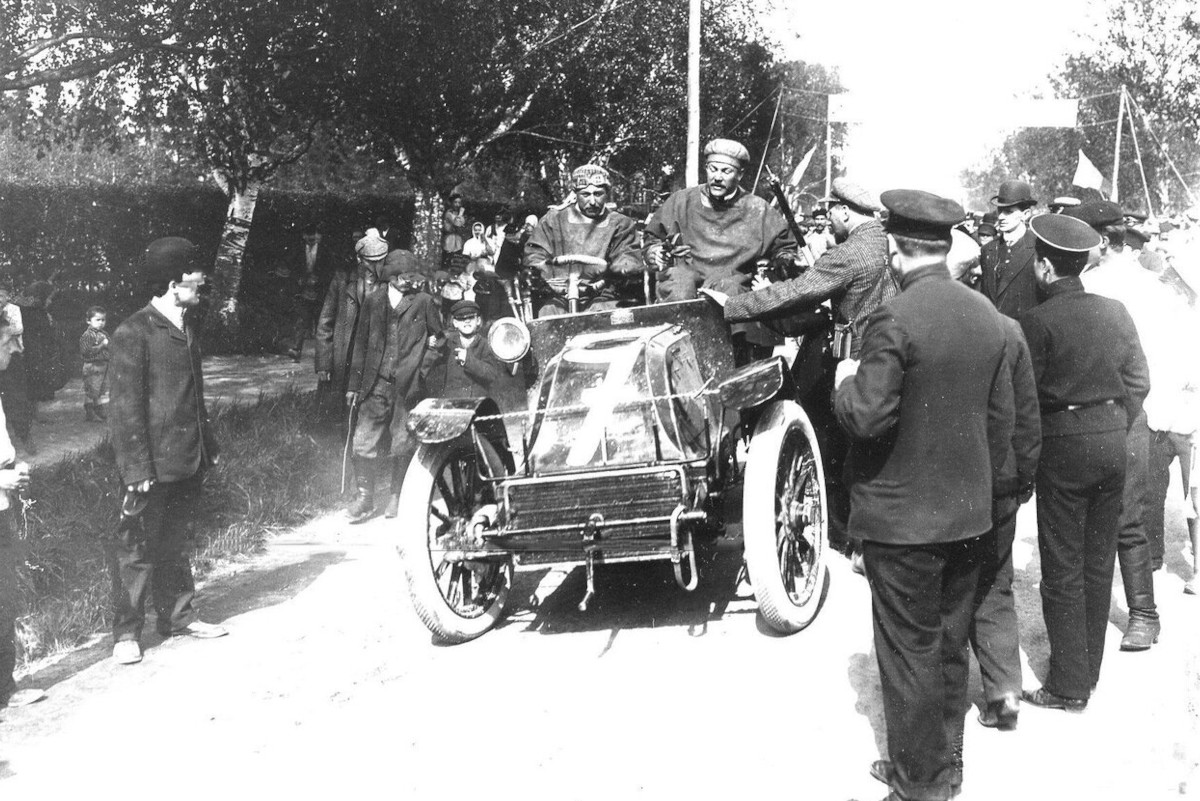 115 лет как Тверь встречала участников автопробега Москва – Петербург |  Твериград