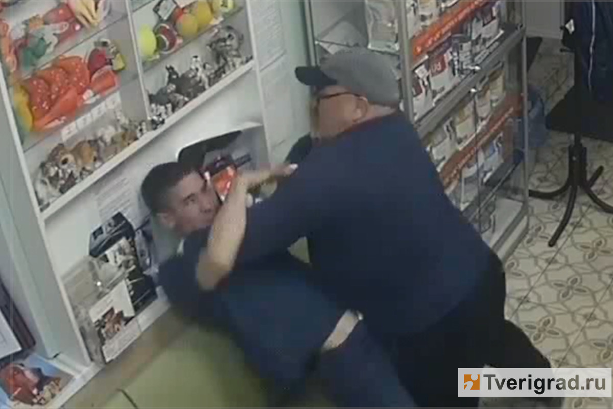 Нападение на сотрудников в щелково. Нижнекамск нападение на сотрудников полиции.