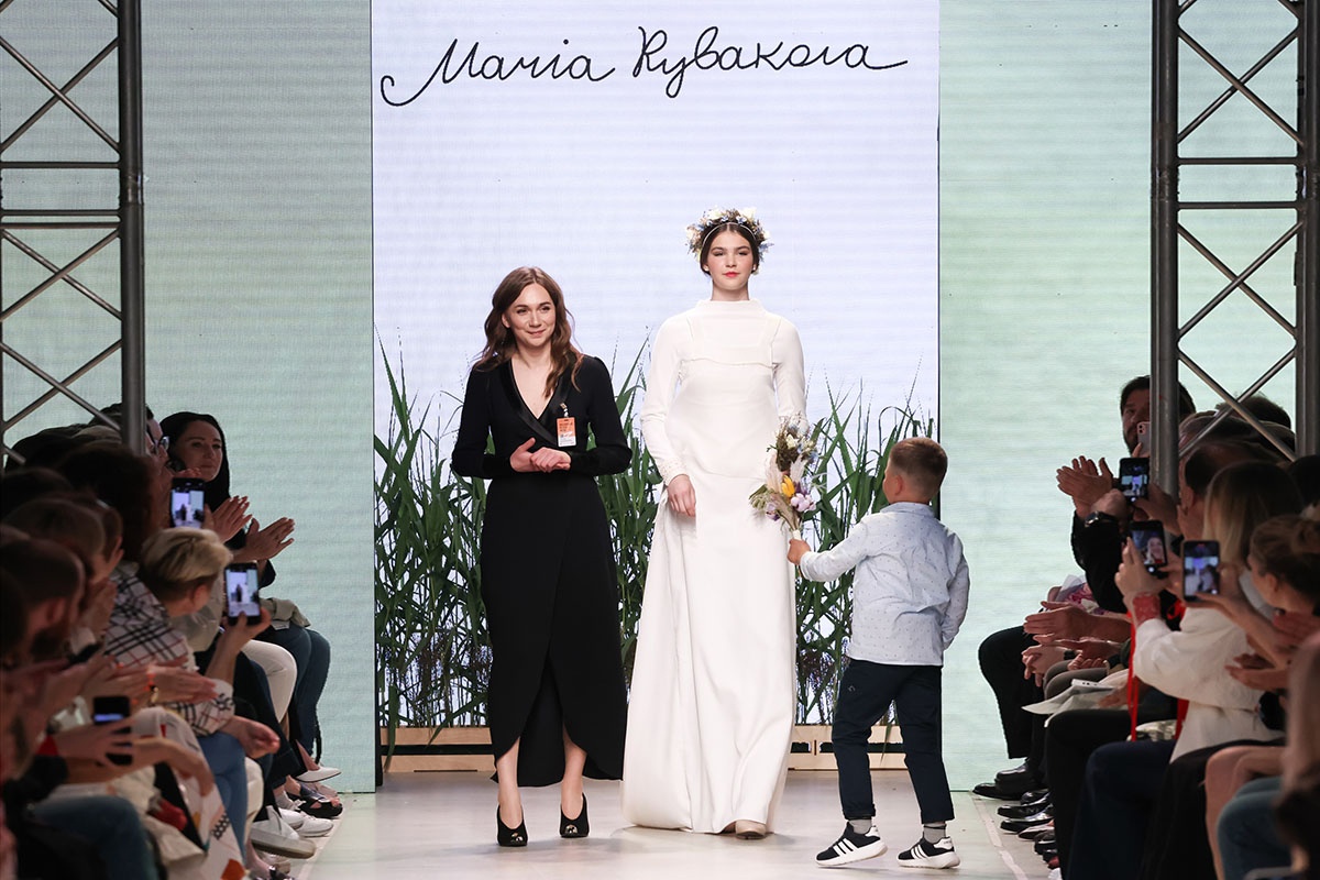 маша рыбакова Репортаж с главного подиума страны: как тверской дизайнер Мария Рыбакова  покорила Московскую неделю моды | Твериград