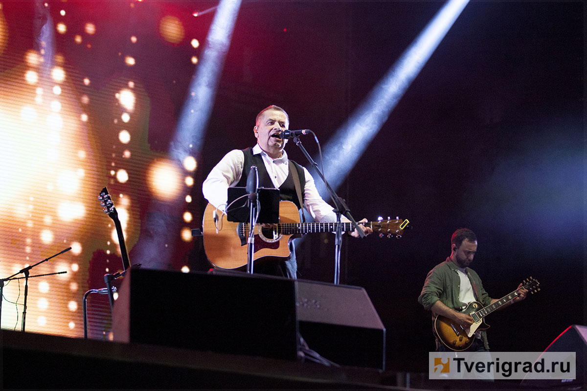 Любэ фото сейчас. Любэ концерт день шахтера. Любэ концерт день шахтера. Концерт любэ в волгограде. Группа любэ 2022.