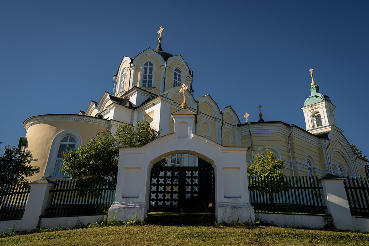 Никольская Церковь в селе Полтево