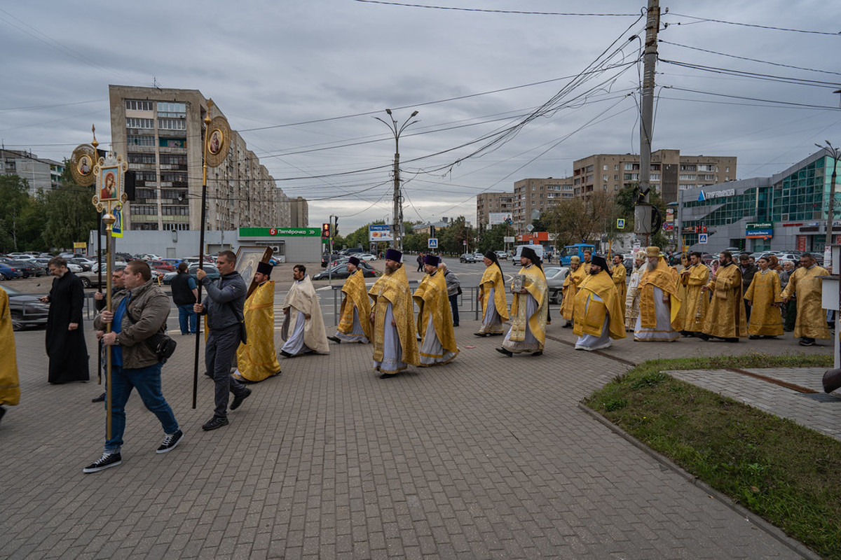 Крестный ход в твери. Крестный ход. Боголюбский крестный ход. Елизаветинский крестный ход. Крестный ход информация.