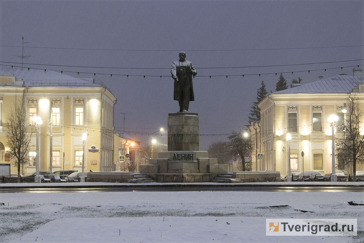 4 ноября в твери. Тверь зимой. Город Тверь зимой. Снегопад в Твери 30 ноября 2013. Птички зимой Тверь.