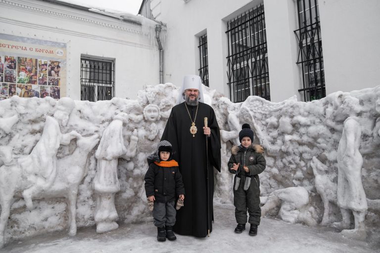 К празднику Рождества в Твери создали снежный вертеп