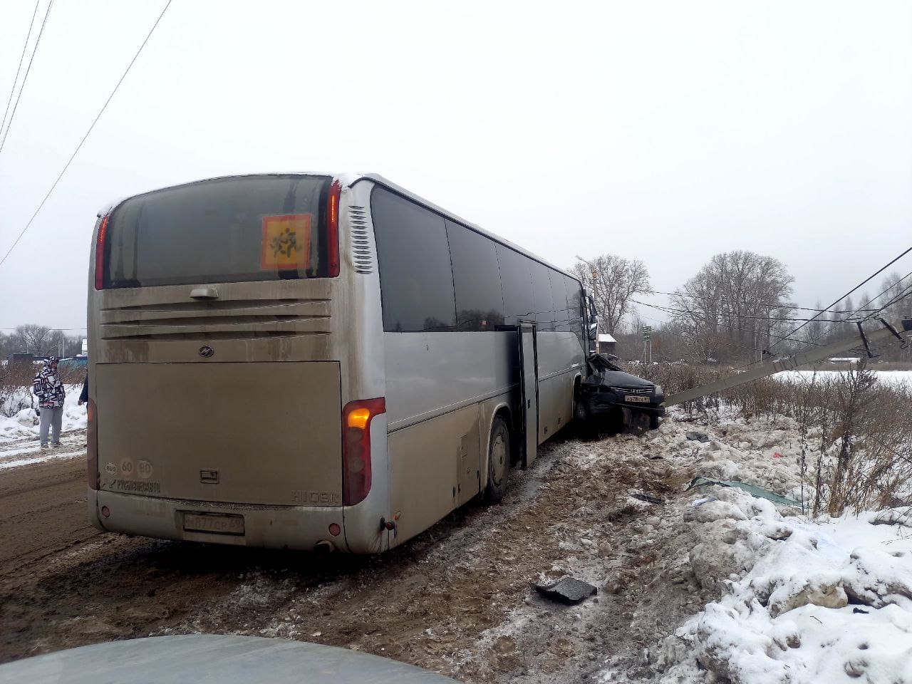 В Твери девушка погибла при столкновении легковушки с автобусом | Твериград