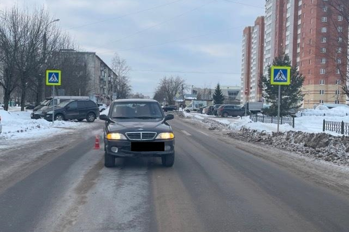 В Твери на улице Хрустальной внедорожник сбил пешехода | Твериград