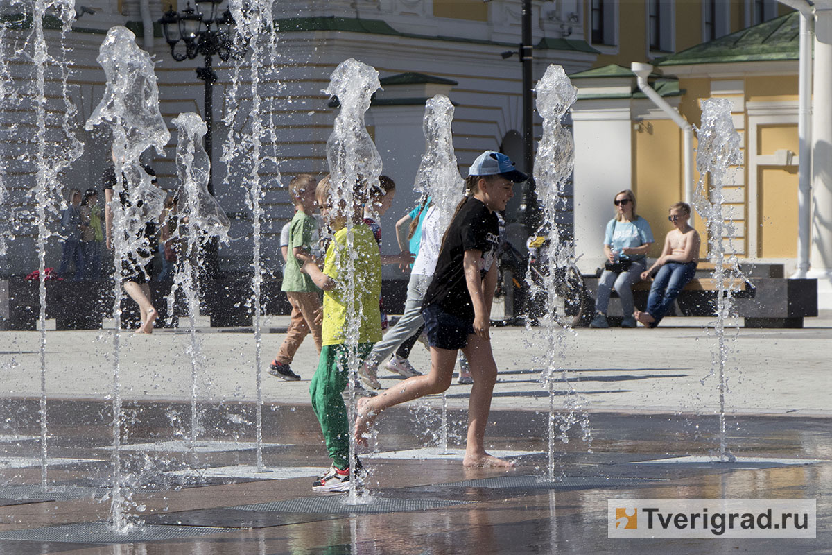 фонтан на соборной площади (11)