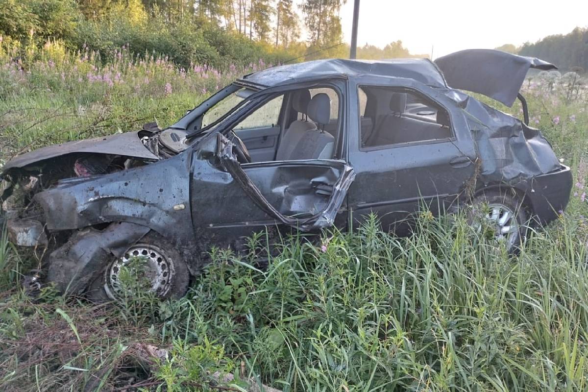 В Тверской области рядом с лежавшей в кювете машиной нашли труп | Твериград