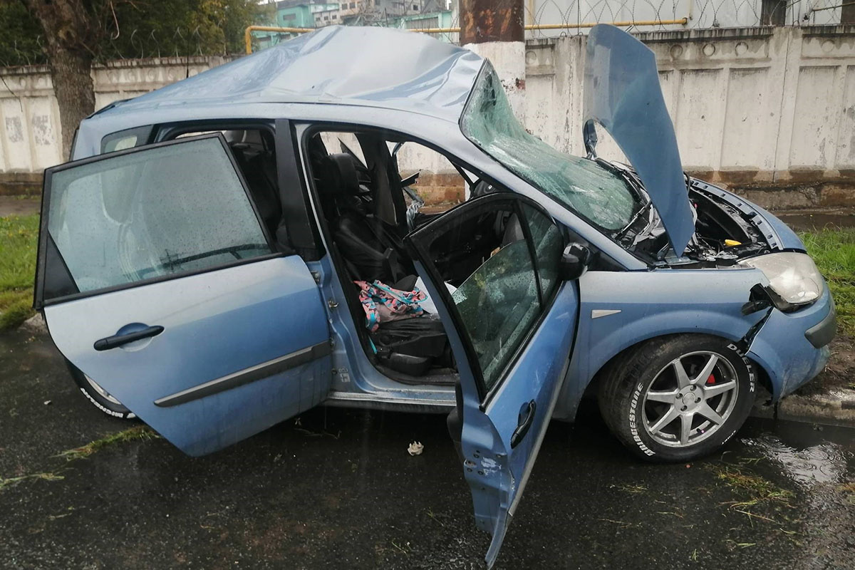 Авария на мокрой дороге: в ГИБДД объяснили причины серьёзного ДТП на  проспекте Калинина | Твериград