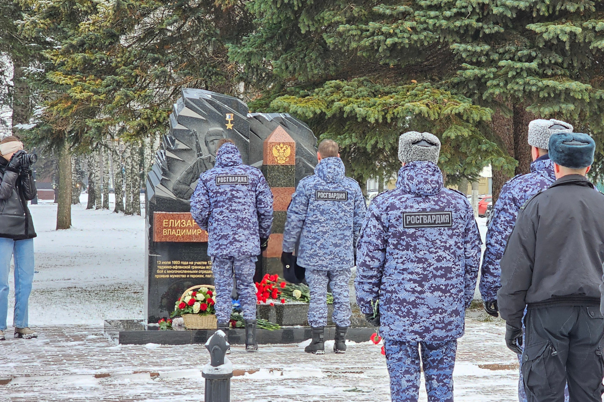 Первый тверской Герой России: на родине почтили память Владимира Елизарова  | Твериград