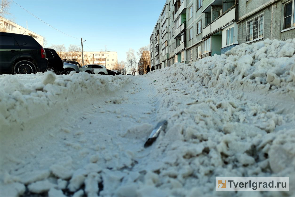 Дворы хаоса: халатность УК превращает придомовые территории Твери в ледяное  захолустье | Твериград