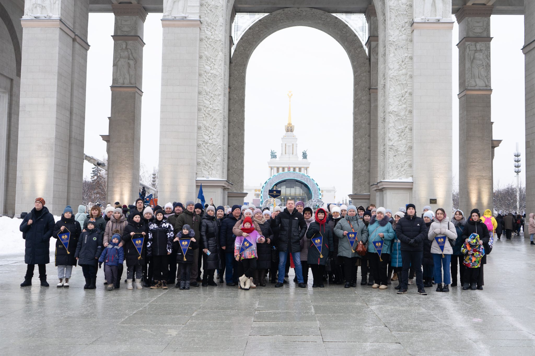 Сайты для поиска работы. Ищите работу пожалуйста. Срочно требуется на работу. Видеоинтервью эмблема. Безработица картинки.