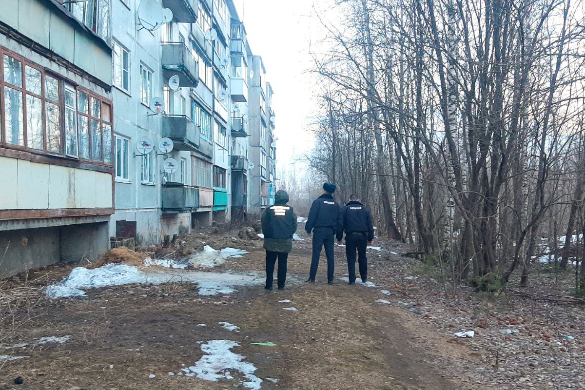 Около дома в Тверской области нашли труп женщины | Твериград