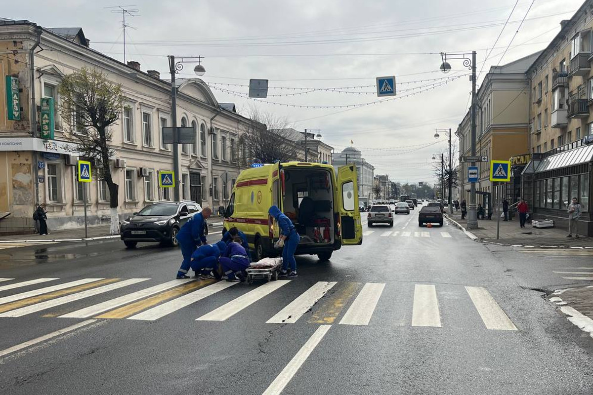 В Твери на пешеходном переходе на улице Советской сбили женщину | Твериград