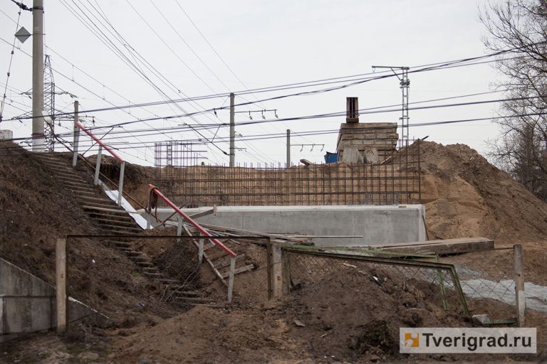 Пролетарский район Твери встал в километровых пробках |Твериград