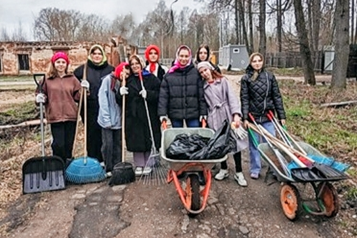 В Тверской области студентки колледжа помогли женскому монастырю | Твериград