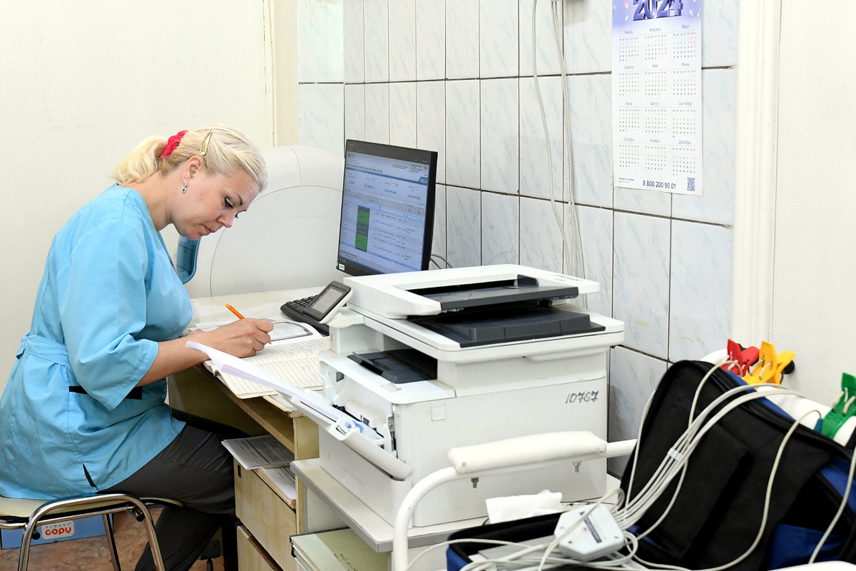 В Конаковской ЦРБ планируют отремонтировать крышу основного корпуса  медучреждения | Твериград