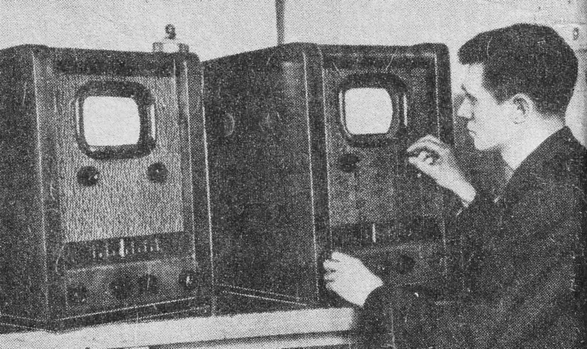 Первые черно белые телевизоры. Телевизор Москвич т1. Телевизионный приемник КВН-49. Телевизор Ленинград т1. Первый телевизор RCA 1936