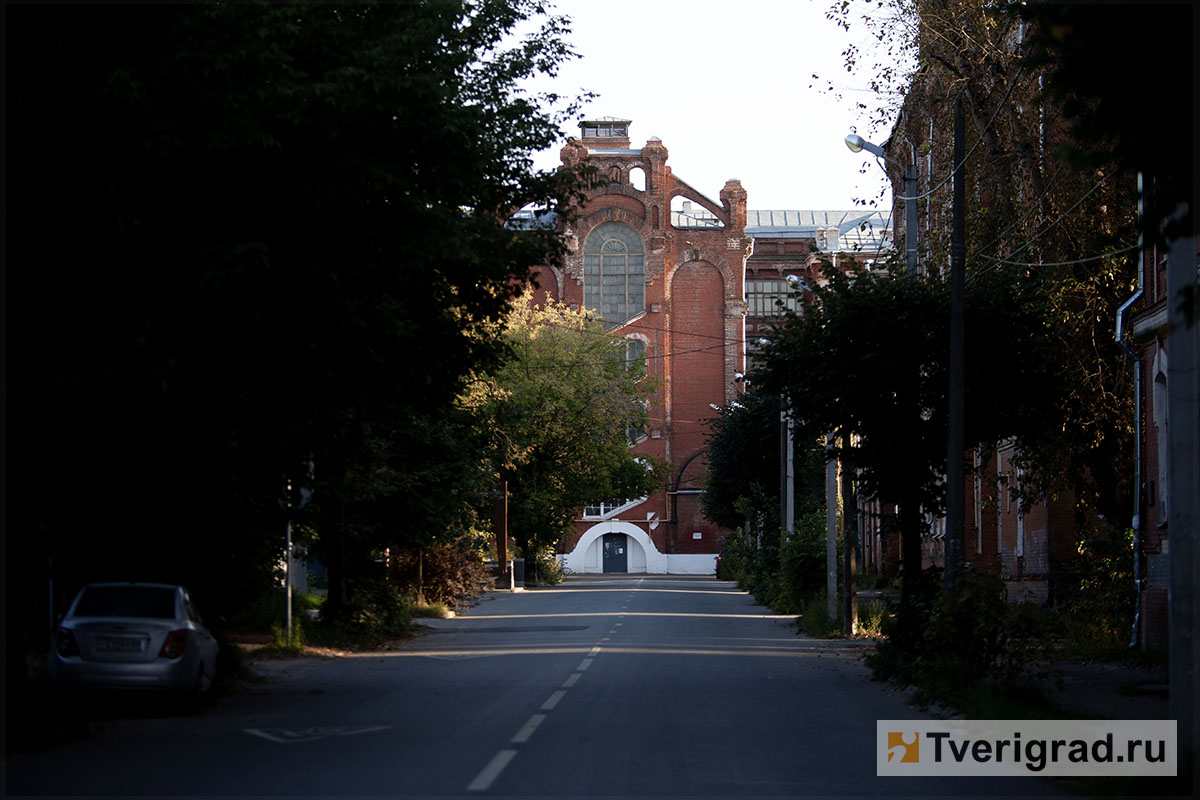 Двор пролетарки, морозовский казармы, морозовский городок осень