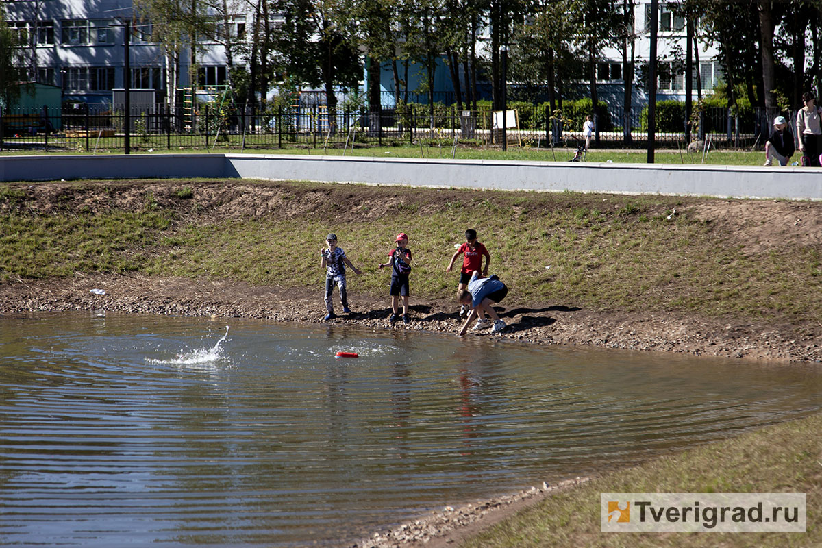 сквер на Молодёжном бульваре (5) дети