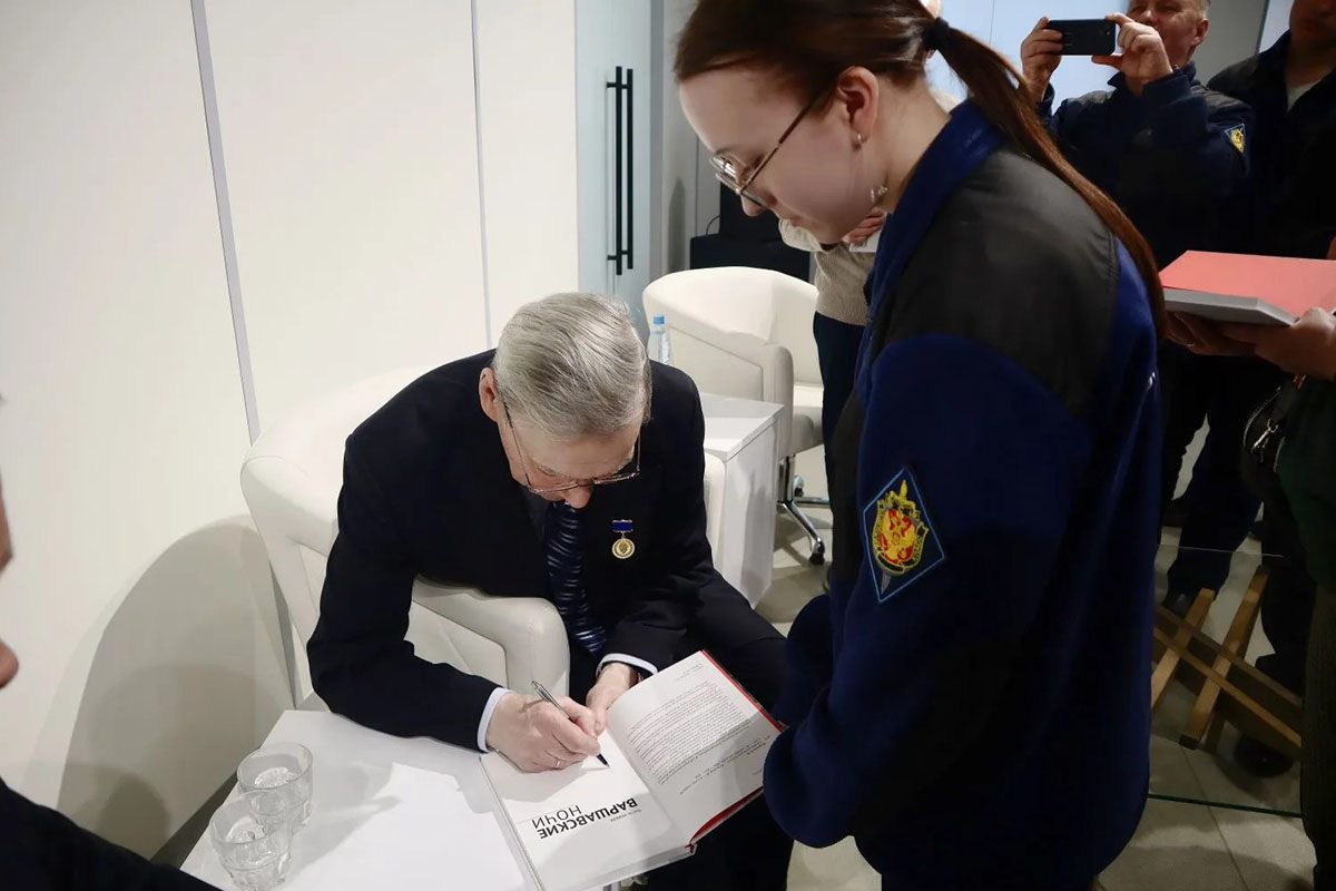 4eed51a8-043d-463c-bd07-148740ee76fd