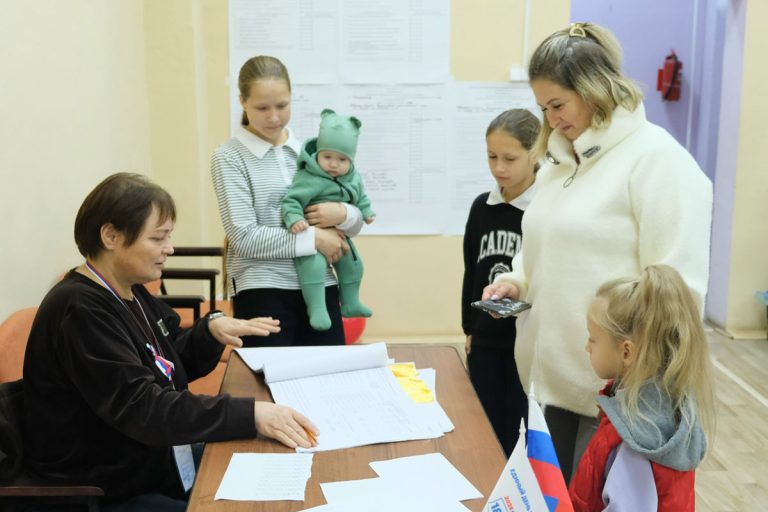 Многодетные семьи спешат на выборы в Тверской области